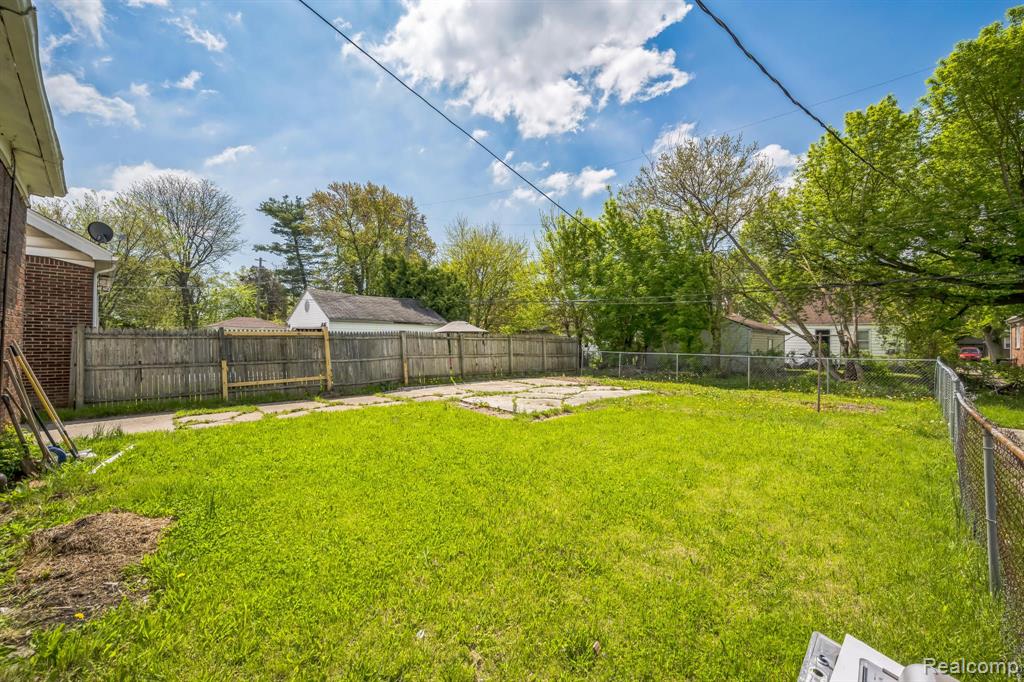 9201 BOLEYN Street, Detroit, MI 48224 — Photo 37