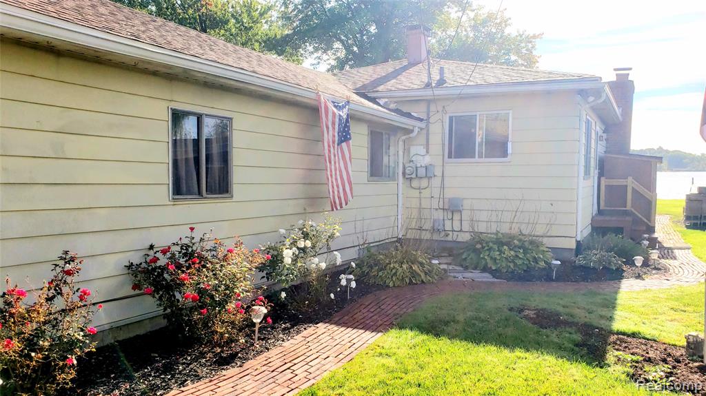 9560 Bluewater Drive, Pinckney, MI 48169 — Photo 7