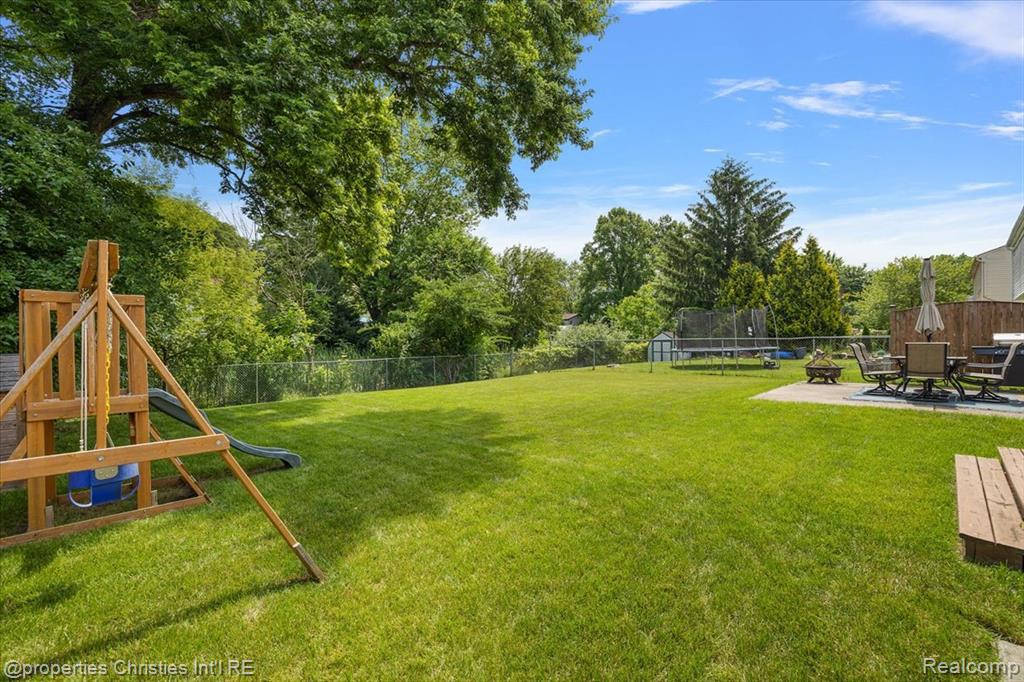 555 Worthington Road, Canton, MI 48188 — Photo 6