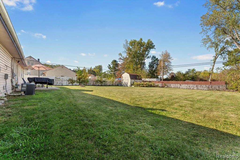 24608 Woodland Drive, Brownstown, MI 48134 — Photo 25