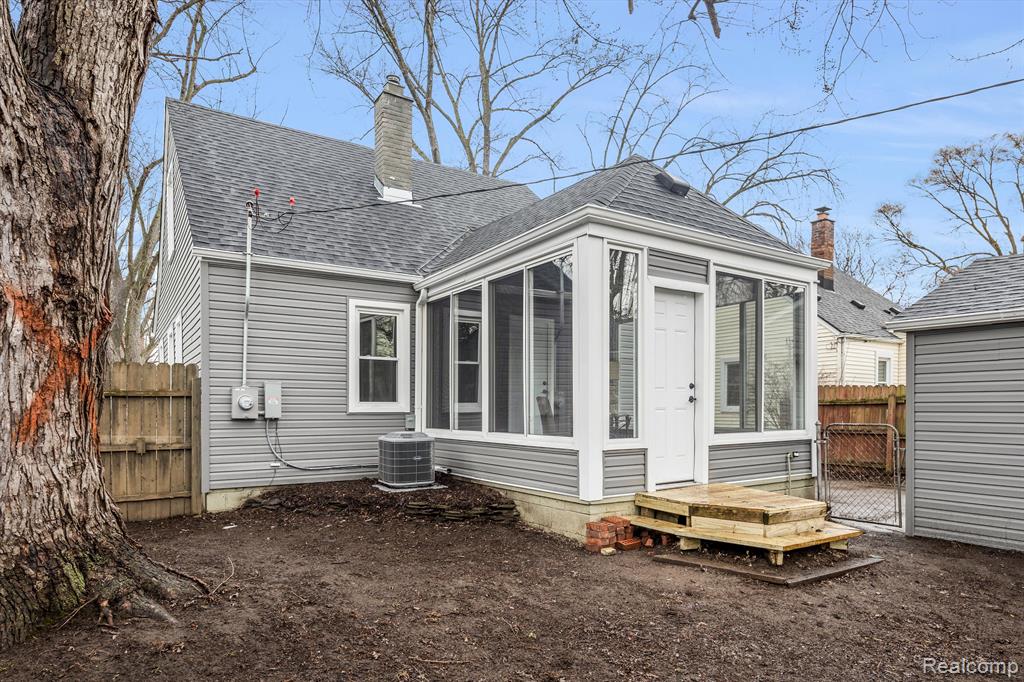 566 E BAKER Avenue, Clawson, MI — Photo 24