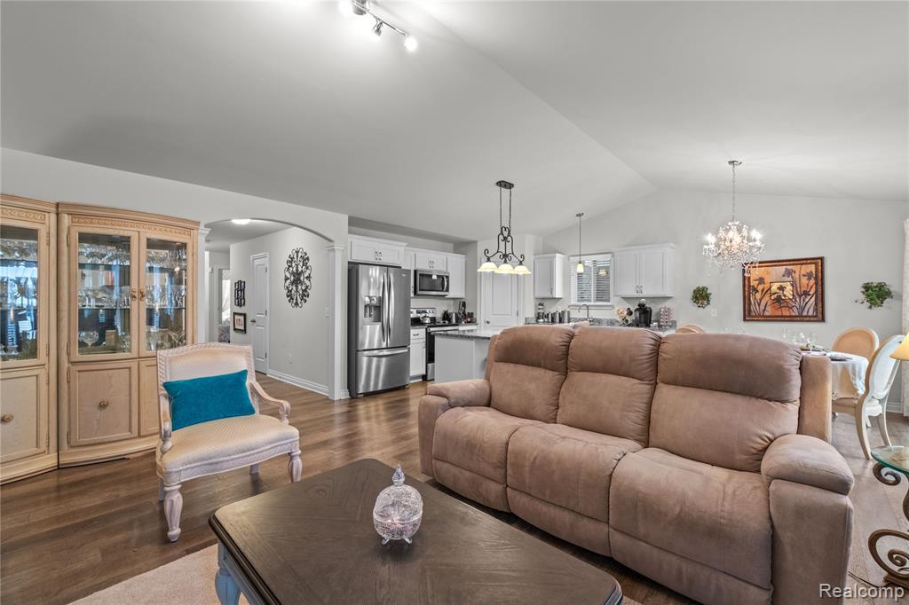13704 Chester Court, Belleville, MI 48111 — Photo 20