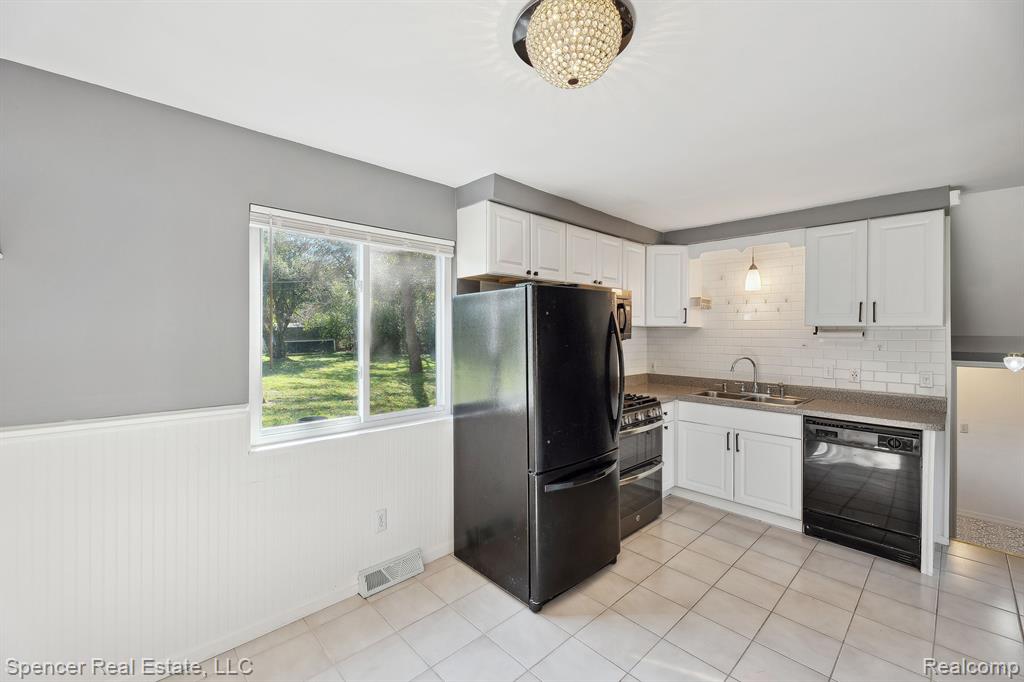 44149 Durson Street, Novi, MI — Photo 12