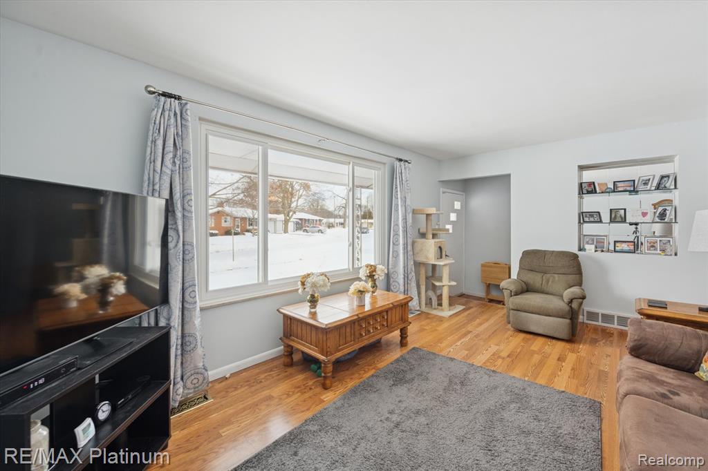 707 Briarwood Lane, Fenton, MI 48430 — Photo 3