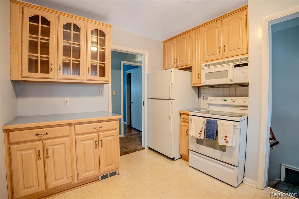 8132 Balfour Avenue, Allen Park, MI 48101 — Photo 15