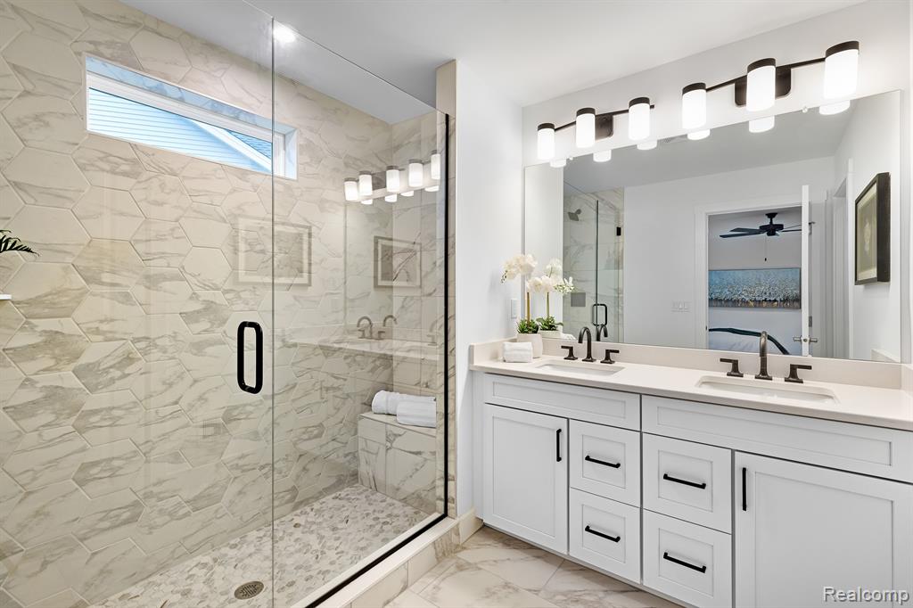 5560 HOBART, West Bloomfield, MI — Photo 9