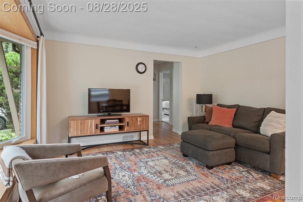 727 S Vermont Avenue, Royal Oak, MI 48067 — Photo 11
