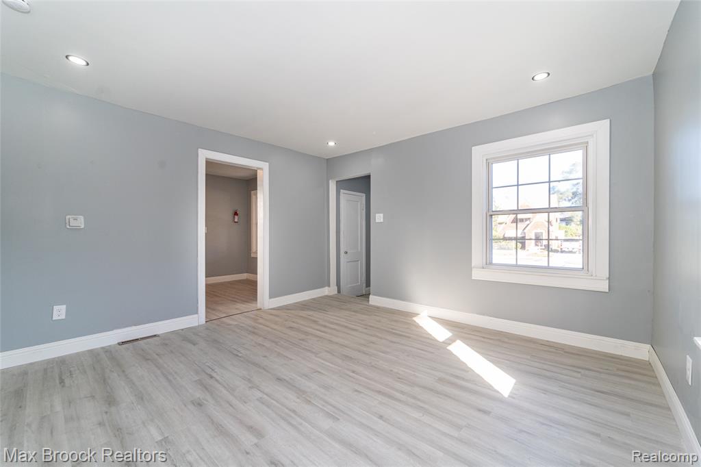 9327 Schaefer Highway, Detroit, MI 48228 — Photo 8