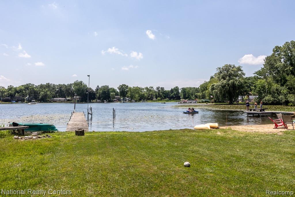 8871 Lakeview Drive, White Lake, MI — Photo 73