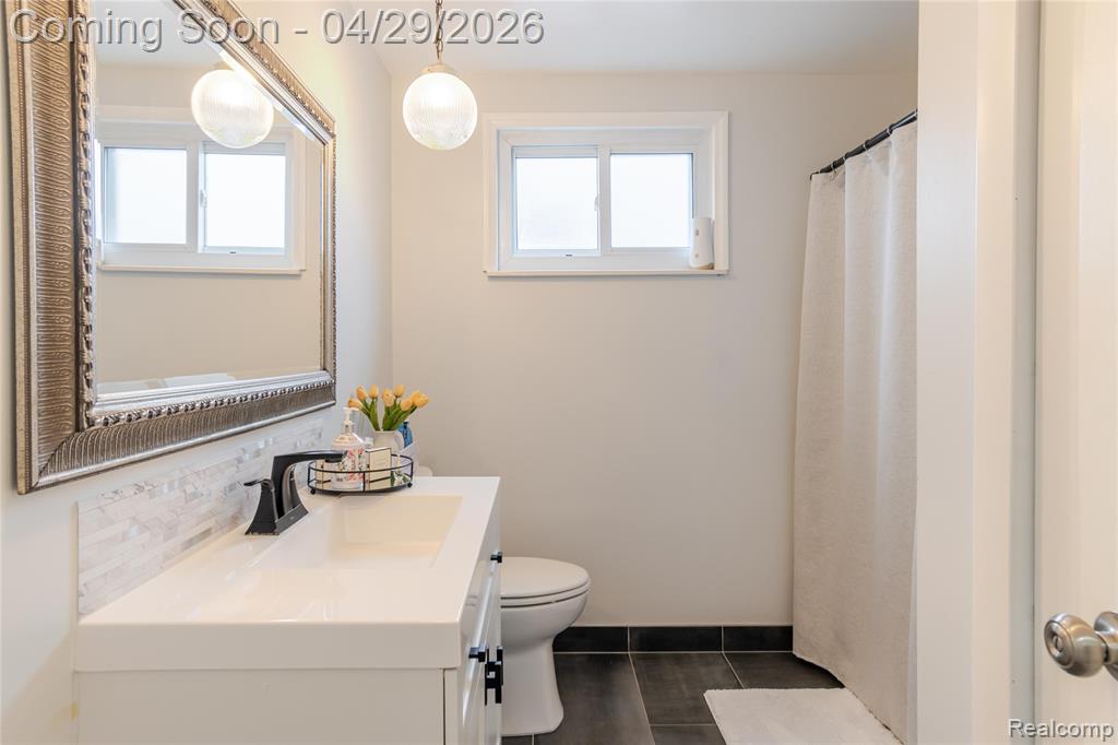 39832 Parklawn Drive, Sterling Heights, MI 48313 — Photo 18
