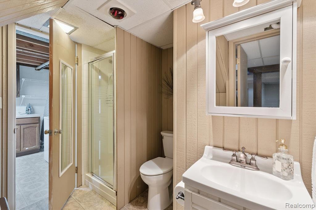 915 E River Road, Flushing, MI 48433 — Photo 31