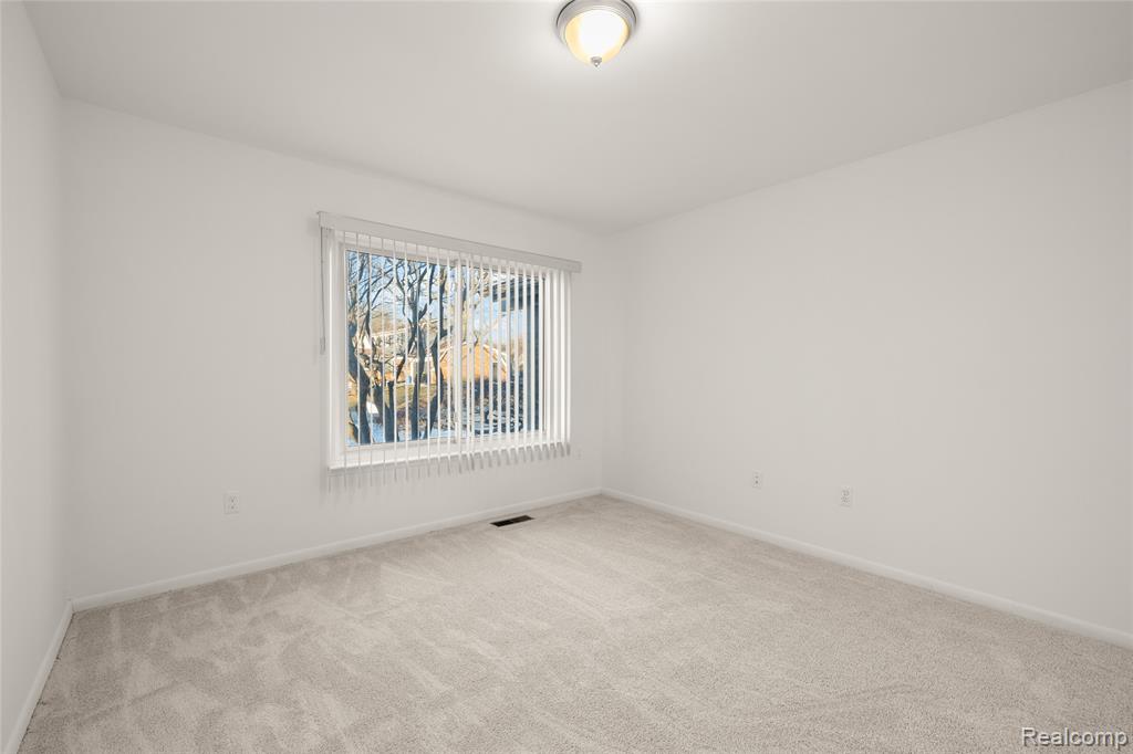 40661 Oakwood Drive, Novi, MI — Photo 15