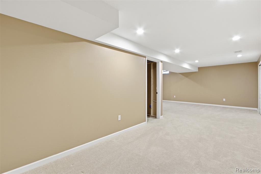 5139 Birkdale Drive, Commerce Twp, MI 48382 — Photo 5