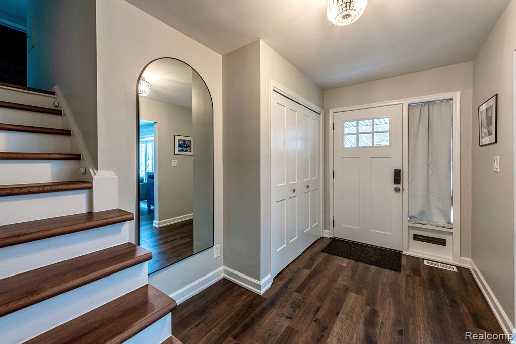 895 S GLENHURST Drive, Birmingham, MI 48009 — Photo 43