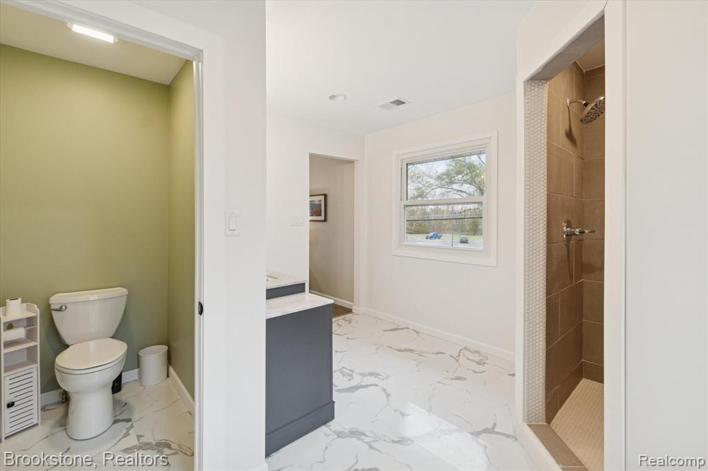 212 Airport Drive, Holly, MI 48442 — Photo 18