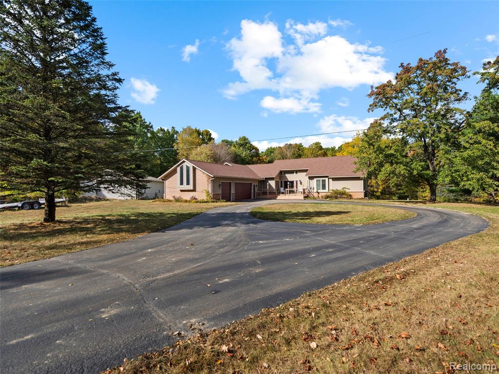 7286 Pine Knob Road, Clarkston, MI 48348 — Photo 4