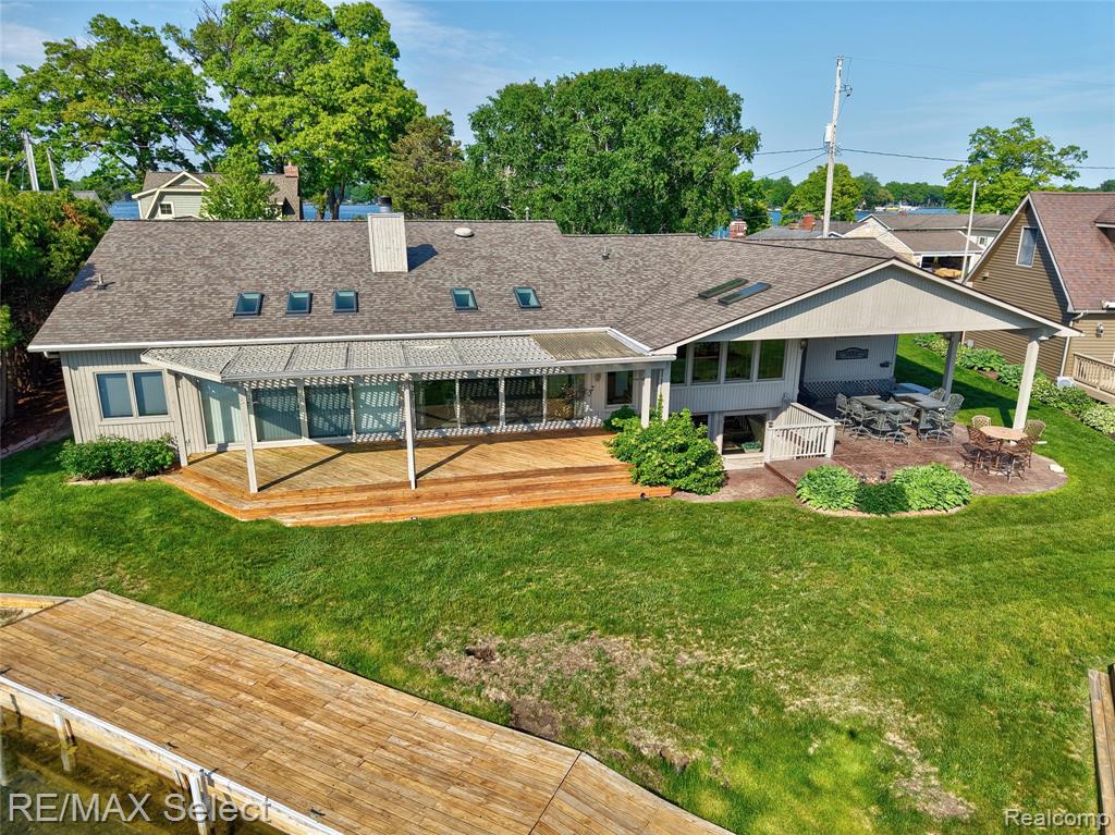 13154 Lake Shore Drive, Fenton, MI 48430 — Photo 11