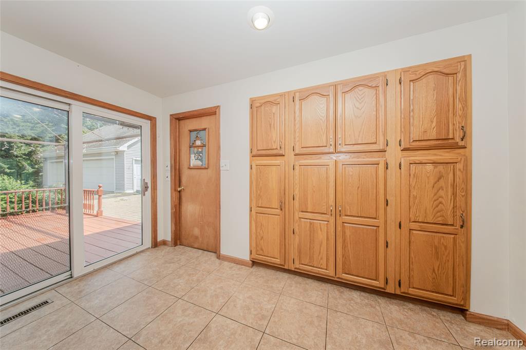 9042 Gale Road, White Lake, MI — Photo 35