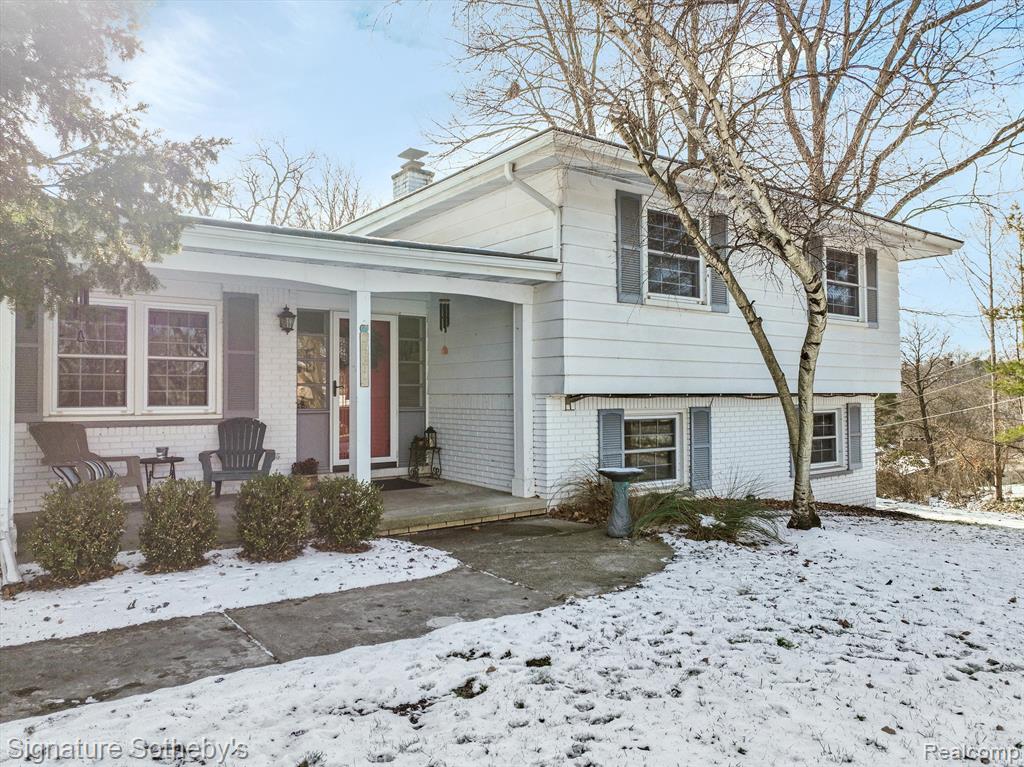 4250 CRESTLINE Drive, Ann Arbor, MI 48103 — Photo 2