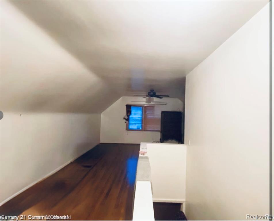 26532 Powers Avenue, Dearborn Heights, MI 48125 — Photo 17