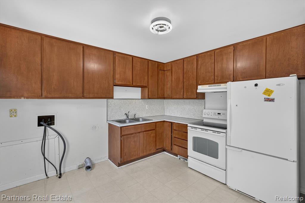 6134 Stephen, Brighton, MI 48116 — Photo 14