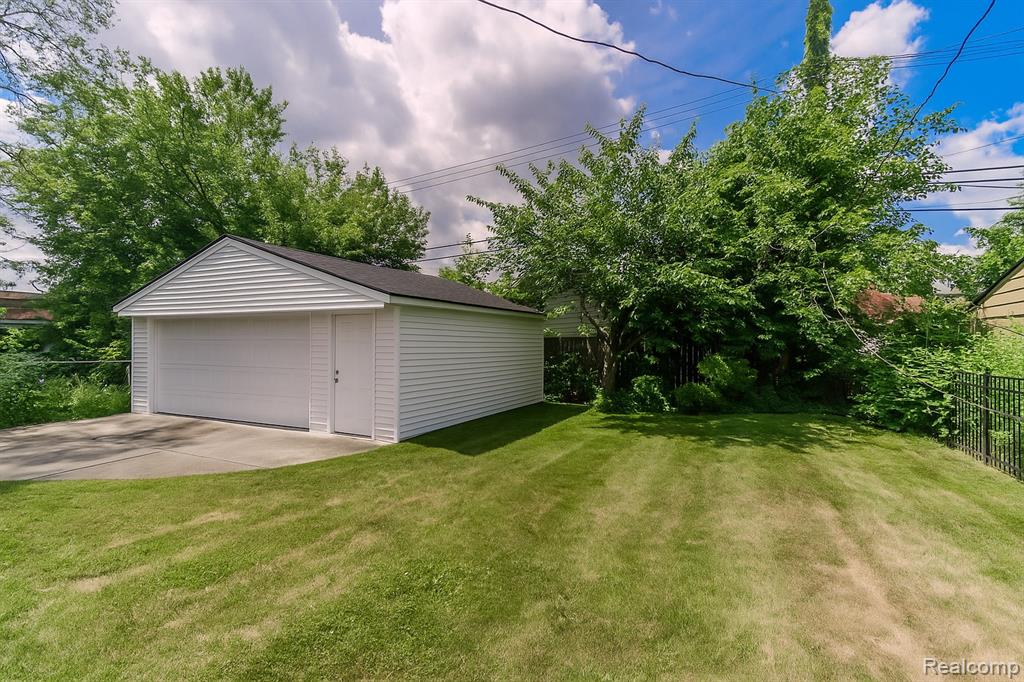 4355 Elmwood Avenue, Royal Oak, MI 48073 — Photo 24