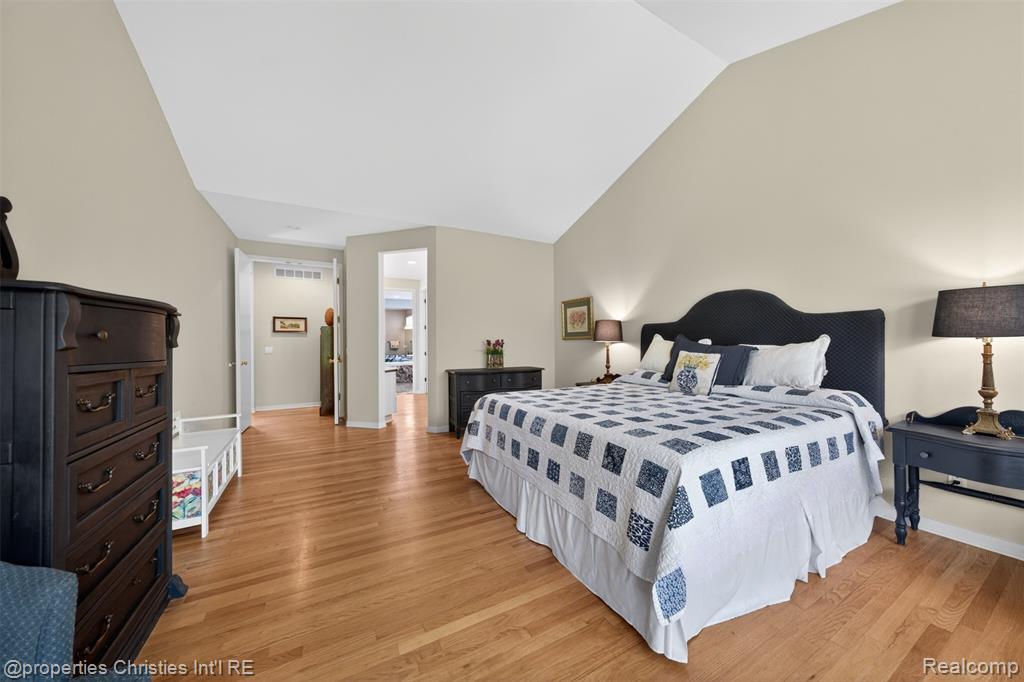 6390 Country Shire Lane, West Bloomfield, MI 48323 — Photo 27