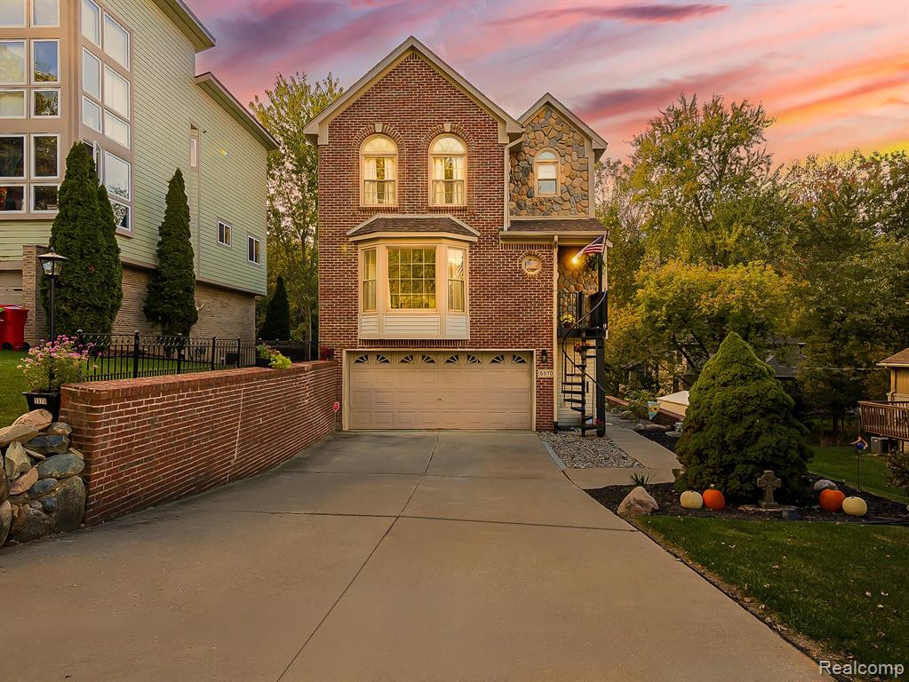 5570 Wildrose Avenue, West Bloomfield, MI — front exterior