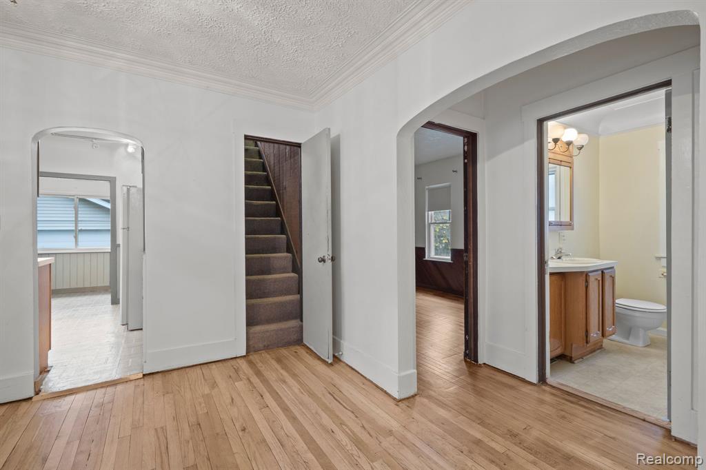 606 OAKLAND Avenue, Royal Oak, MI 48067 — Photo 18