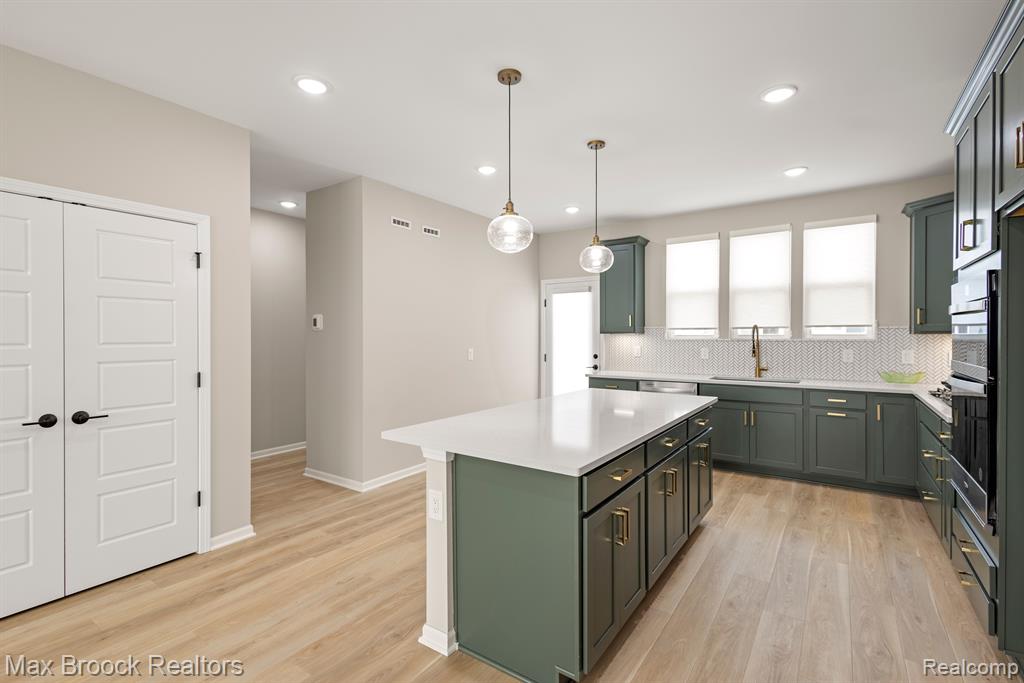 43091 Atwood Avenue 48 NE Atwood Avenue NE, 48, Novi, MI — Photo 27
