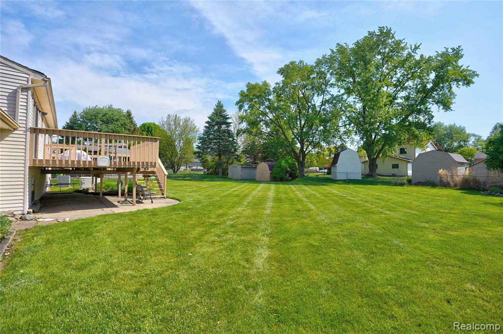 6059 Stockbridge Commons Trail, Grand Blanc, MI 48439 — Photo 44
