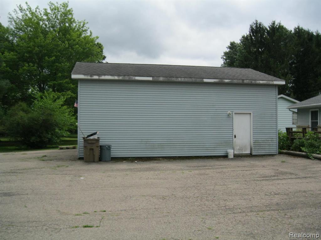 4500 Pommore, Milford, MI 48380 — Photo 23