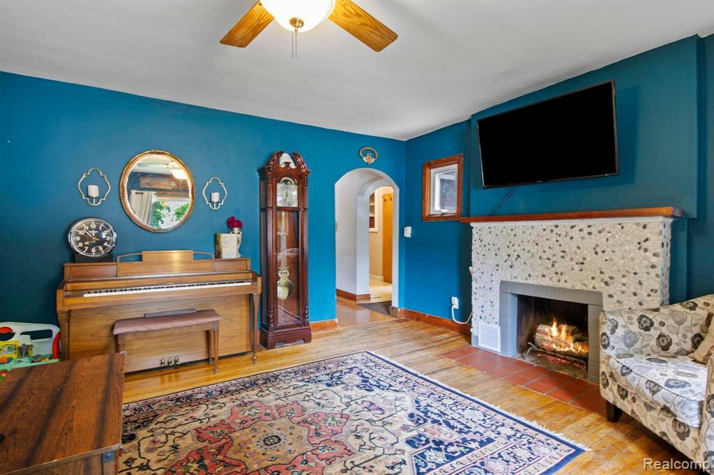 624 N PROSPECT Road, Ypsilanti, MI 48198 — Photo 8