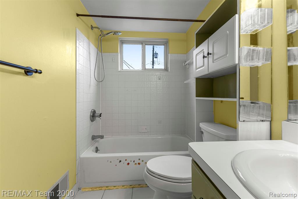 2714 Hallman Avenue, Waterford, MI 48328 — Photo 17