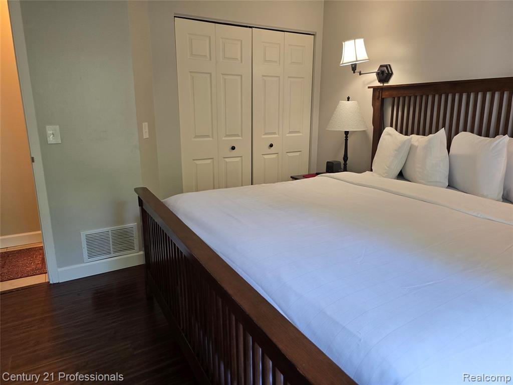 5714 Creeks Crossing, Williamsburg, MI 49690 — Photo 17