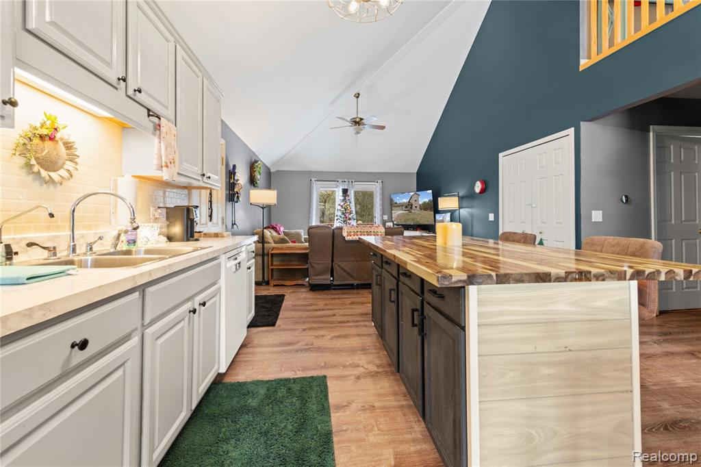 8095 Torrey Road, Mundy, MI 48439 — Photo 3