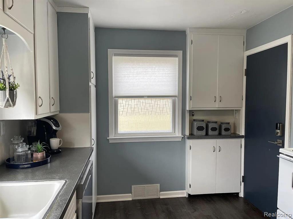 5121 Plymouth Road, Ann Arbor, MI 48105 — Photo 12