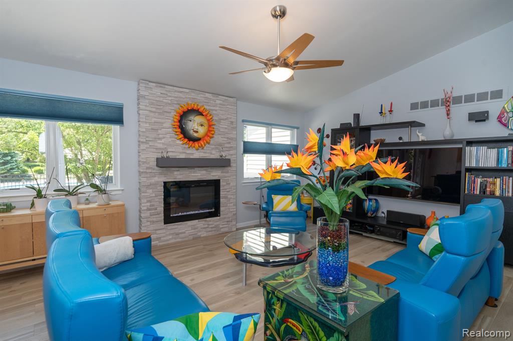 24729 SARAH FLYNN, Novi, MI — Photo 38