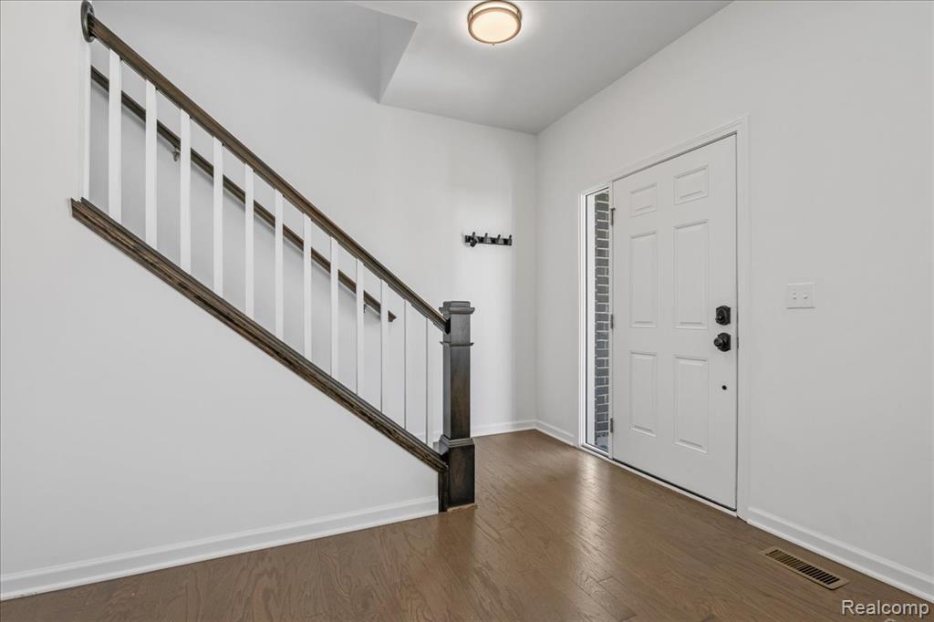 8249 Starina Court, Brighton, MI 48116 — Photo 12