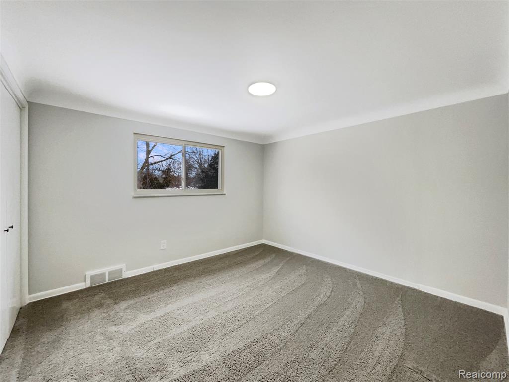 53044 Ruann Drive, Shelby Twp, MI 48316 — Photo 11