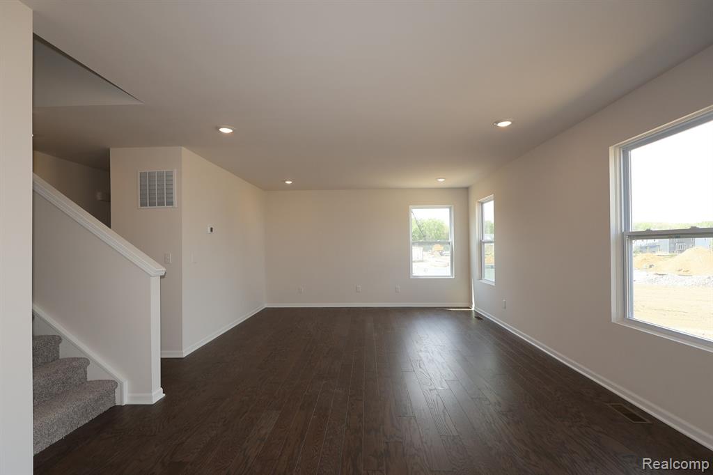 362 Hidden River W, Holly, MI 48442 — Photo 10