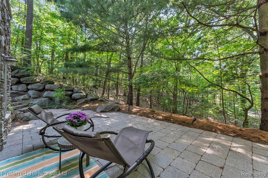 12196 Woodline Drive, Fenton, MI 48430 — Photo 96