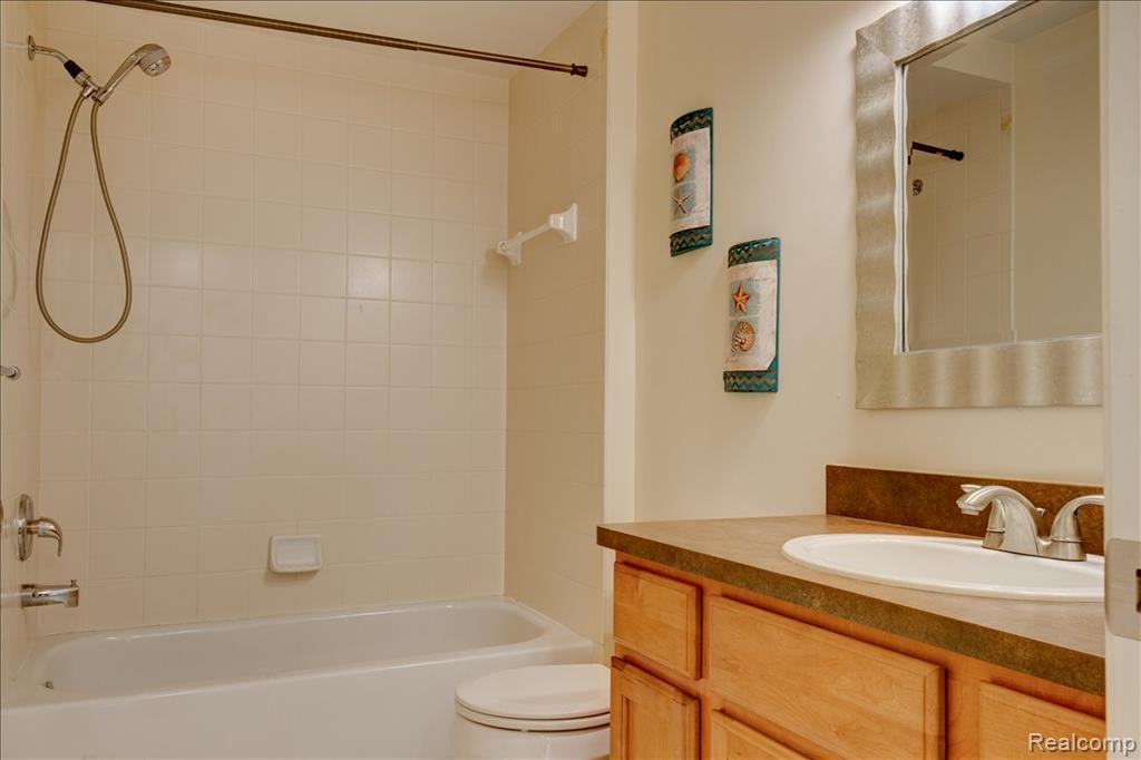 45898 Grant Court, Macomb, MI 48044 — Photo 21