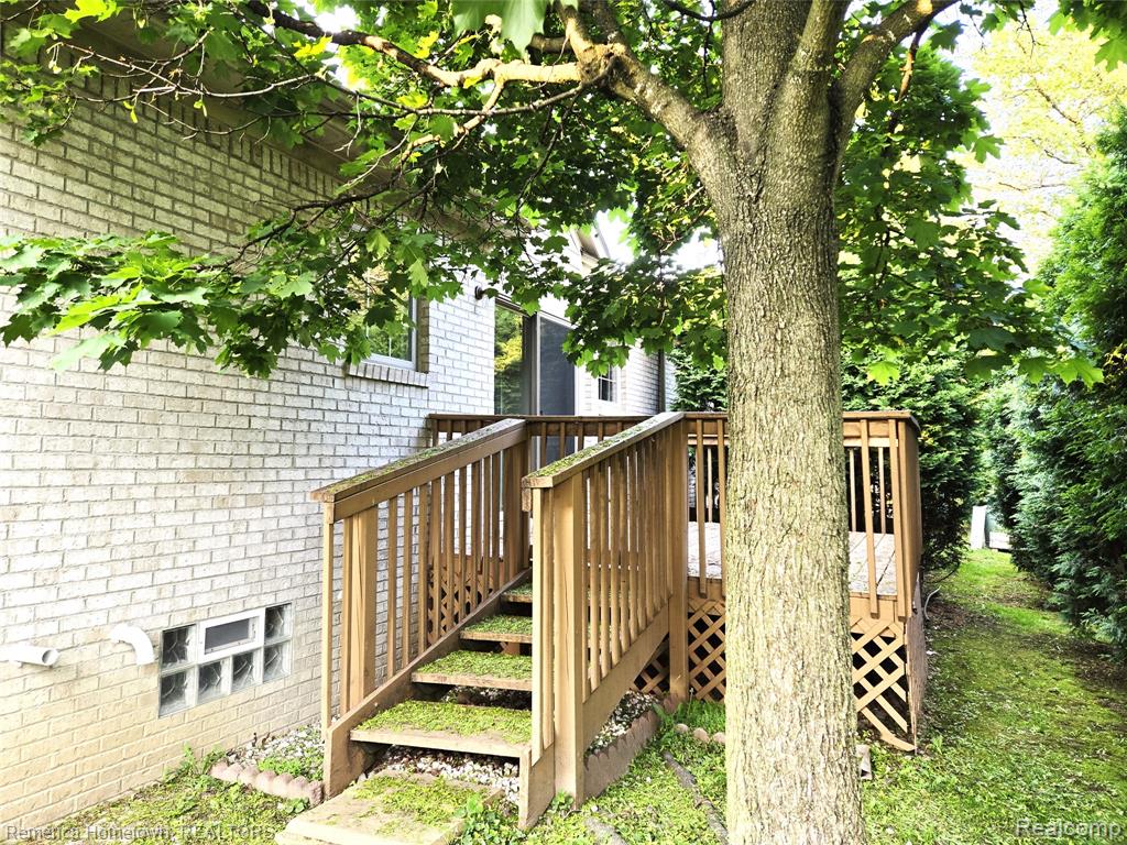 8 Hickory Court, Unit 8, Dearborn Heights, MI 48127 — Photo 21