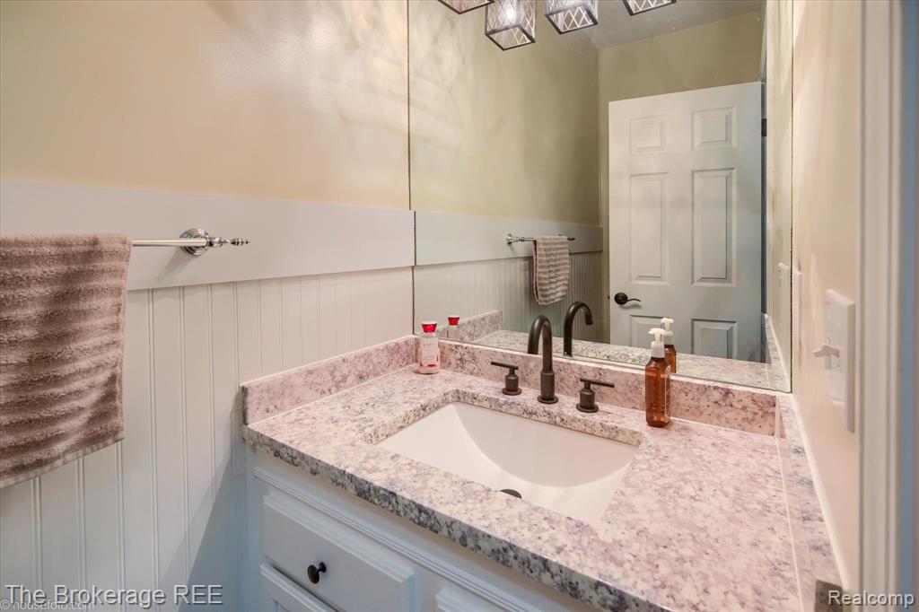 2653 Ravine Side Lane N, Howell, MI 48843 — Photo 36