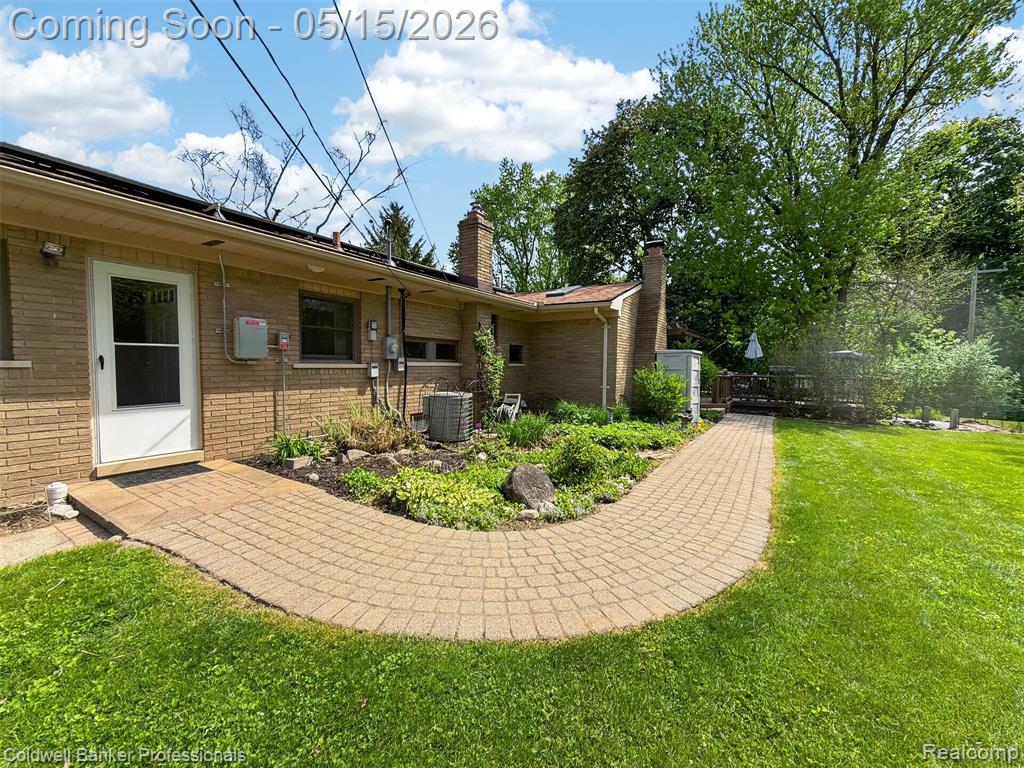 1186 Peveril Road, Bloomfield Hills, MI 48304 — Photo 34