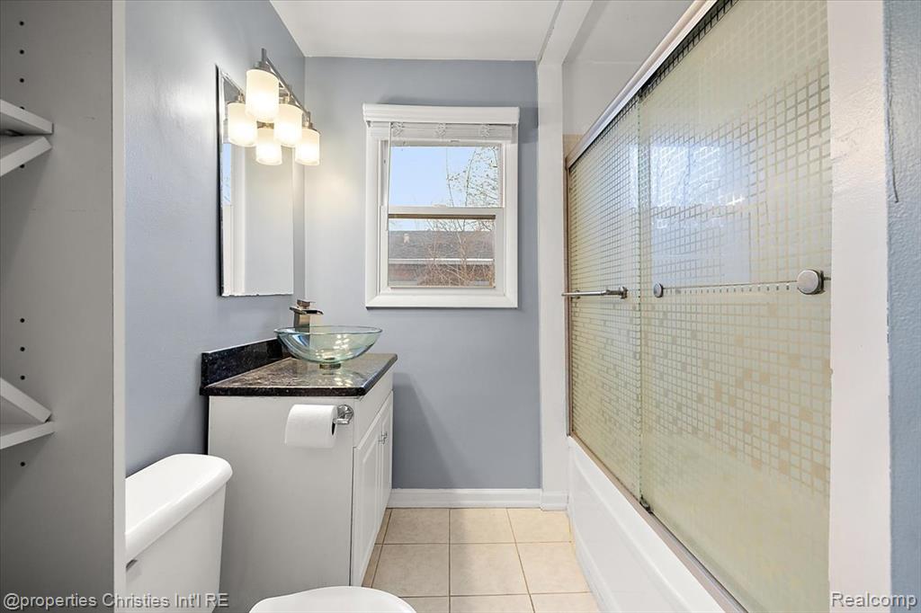 2435 Sunnyknoll Avenue, Berkley, MI 48072 — Photo 13