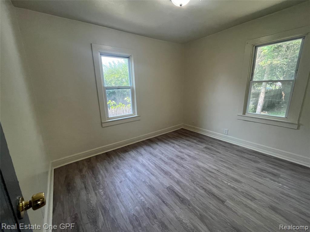 8679 CHALMERS Avenue, Warren, MI 48089 — Photo 12