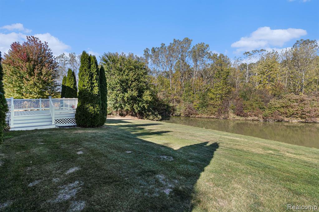 26659 Pepperwood Drive, Woodhaven, MI 48183 — Photo 33