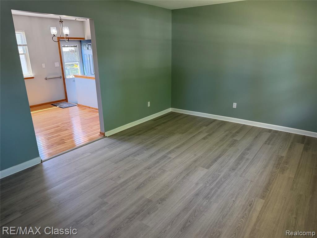 429 Cambridge Avenue, South Lyon, MI 48178 — Photo 4